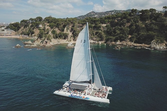 Catamaran trip with other groups along the Costa Brava. Saturday. - Sailing the Coast: What the Afternoon Looks Like