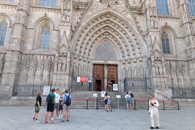 Cathedral of Barcelona Entrance Ticket - Optional Private Guide - Double-Check the Venue: Barcelona Cathedral vs Sagrada Familia