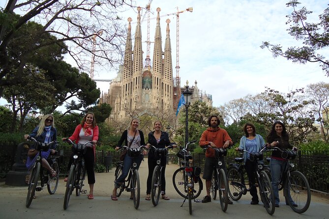 City Center Bike Tour in Barcelona - Barceloneta Waterfront Riding and Mirador de Colom Views