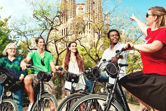 City Center Bike Tour in Barcelona - Parc de la Ciutadella Time: Parks, Glass Houses, and a Slow Moment