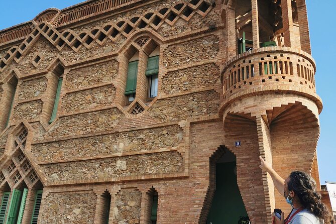 Colonia Guell & Casa Vicens Skip-the-Line Ticket Private Tour - Stop 2: Ateneu Unió Tapas Lunch With a Real Local Feel