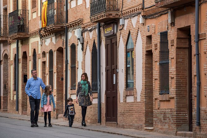 Colonia Guell & Gaudi's Crypt Admission Ticket with Audioguide - Pacing tips: how to make the most of your 2-hour audio window