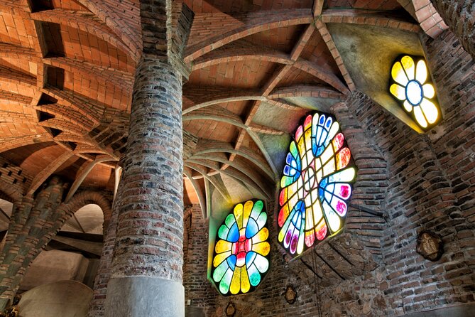 Colonia Guell & Gaudi's Crypt Admission Ticket with Audioguide - How the self-guided audioguide actually works