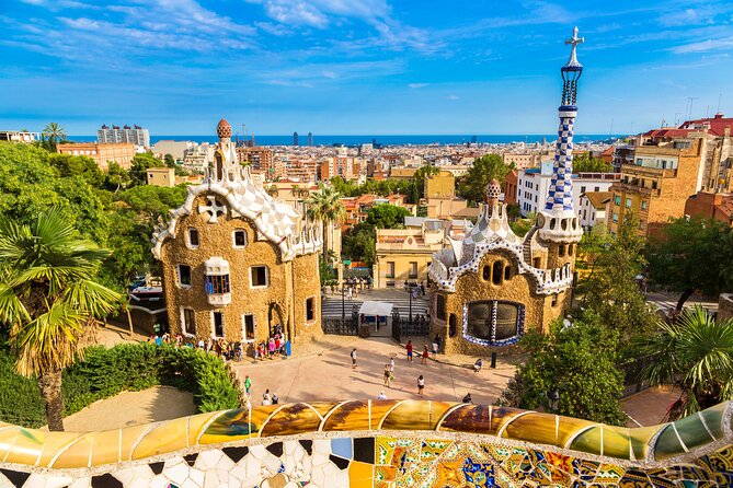 Combo: Skip the Line Sagrada Familia & Park Guell Guided Tour - Sagrada Família Interior: Pillars, Facades, and the 2026 Reality