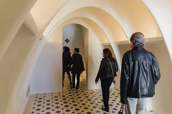 Complete Gaudi Tour: Casa Batllo, Park Guell & Sagrada Familia - Park Güell with reserved entry: where time actually buys you views