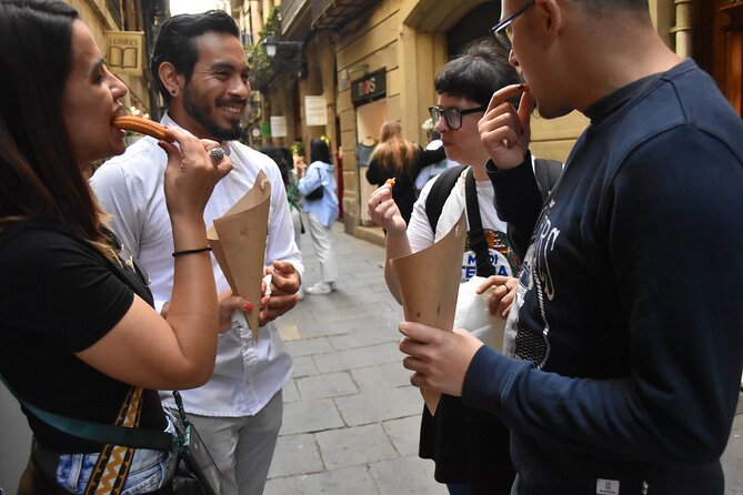Cultural Walking Tour in Barcelona with Food & Wine Tasting - El Raval and the Gothic Cathedral area: culture with a walking pace