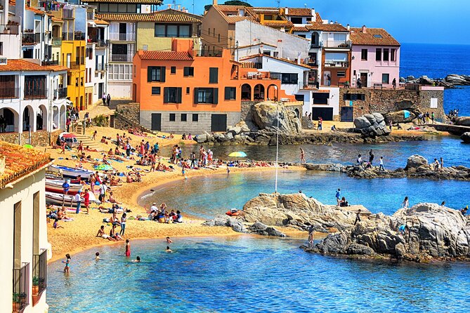 Dali Museum and Costa Brava Small Group Tour - Doorstep pickup, then a quick Barcelona warm-up