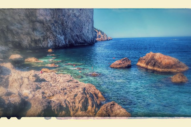 Dalí Museum and Costa Brava Small Group Tour from Girona - Cadaqués and Santa Maria Church: a guided town taste