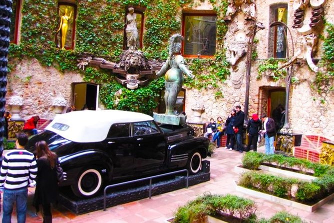 Dali Museum & Cadaques Small Group Tour with Hotel pick-up - Dali.Joyas: the jewel exhibition that adds texture
