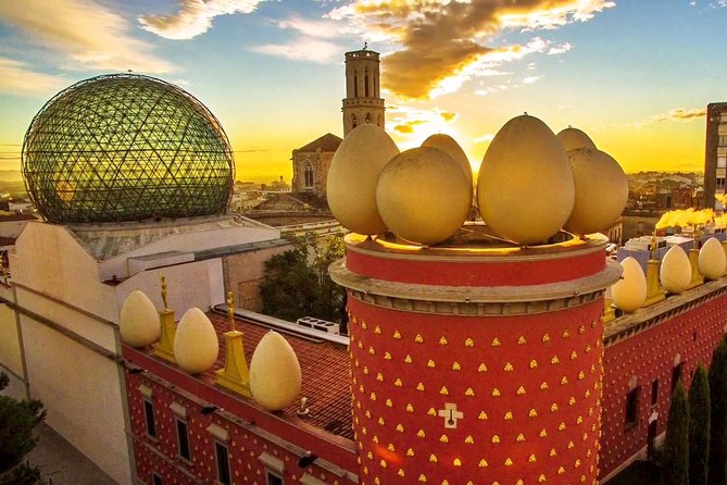 Dali Museum, Figueres & Cadaques Private Tour with Hotel pick-up - Dalí Theatre-Museum in Figueres: where surrealism has a physical address