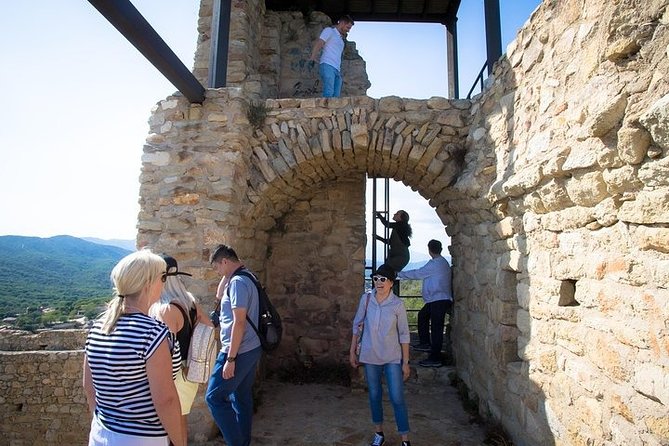 Dalí Museum + Girona Tour - Safety and health steps you should expect