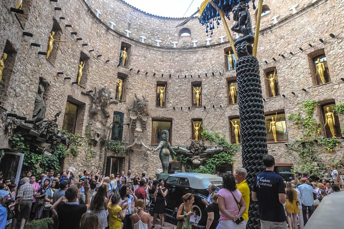 Dali Museum, House & Cadaques Small Group Tour from Barcelona - The Minivan Ride: This Is Where You Learn to See Dalí Properly