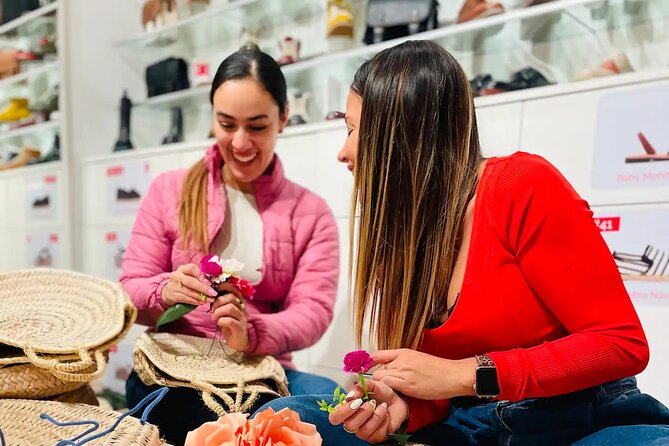 Design and Craft a Raffia Bag in Barcelona - Entering the Gothic Quarter: Carrer d’Avinyó 8 and the workshop feel