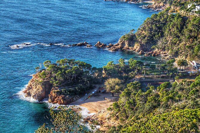Discovering Costa Brava: Coastline, Tossa de Mar and Lunch - How the guide makes or breaks the day (Foivos is a big deal)