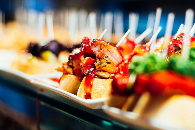 Drinks & Bites in El Born Private Tour - El Born at night, with food that fits your pace