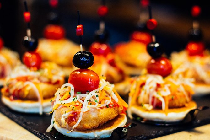 Drinks & Bites in El Born Private Tour - Where the food and drinks fit into the evening