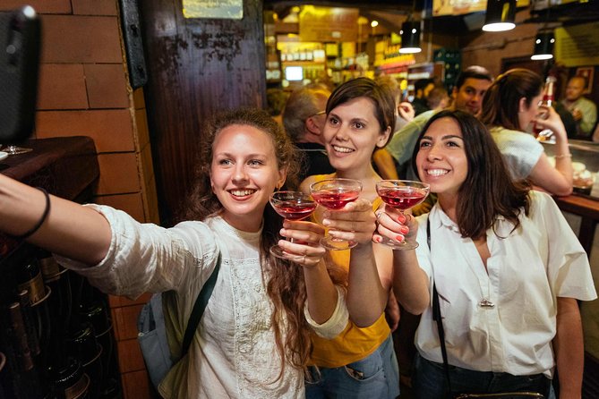 Drinks & Bites in El Born Private Tour - The third (and possibly more) stops: why flexibility can help you