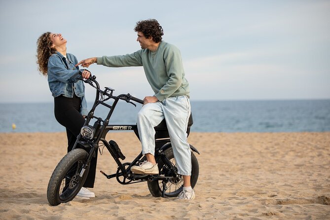 E Fatbikes Rental in Barcelona - Getting your bike: helmet, lock, and a fast confidence boost