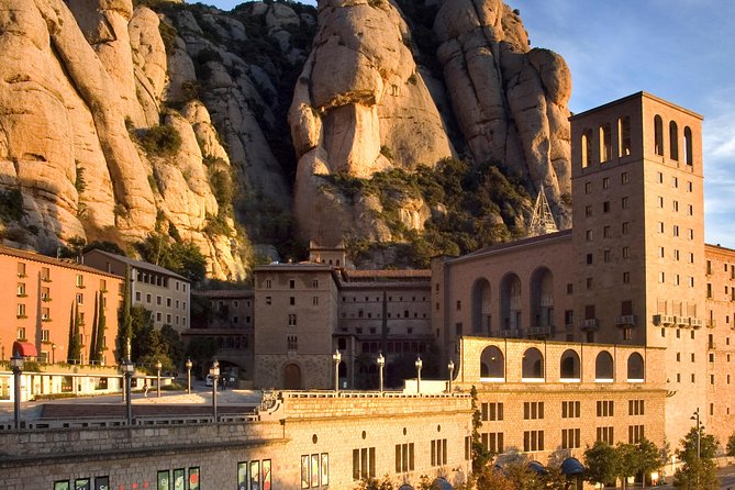 Easy Montserrat: Half Day Trip from Barcelona - Stop 1: Abadia de Montserrat—what the guided time actually gives you
