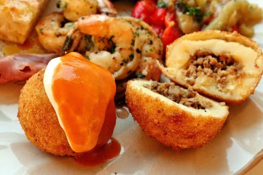 Eat Like a Local: Hidden Gràcia Catalan Tapas Tour Barcelona - Stop 3: Croq & Roll Croqueteria for the Croquetas Benchmark