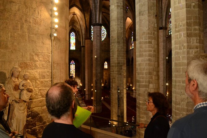 El Born: Santa Maria del Mar Tour with Exclusive Rooftop Views - Language choice matters more than you think