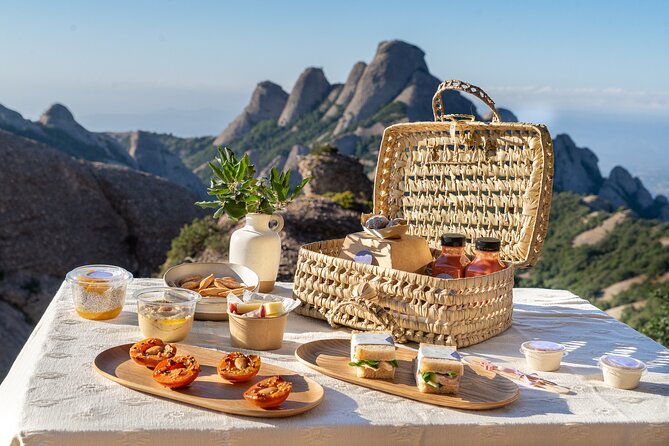 Elegant Private Picnic in Montserrat at 1100m Altitude - Santa Maria de Montserrat Abbey: Your Easy-to-Find Starting Point