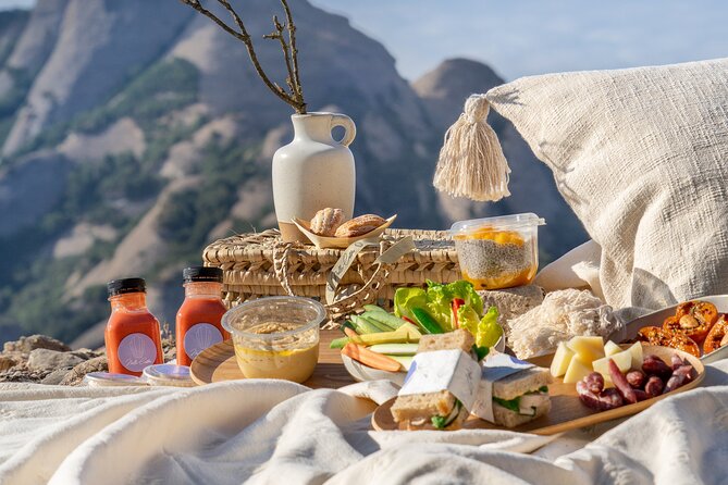 Elegant Private Picnic in Montserrat at 1100m Altitude - What Eugenia Teaches: Geology, Flora, and Fauna