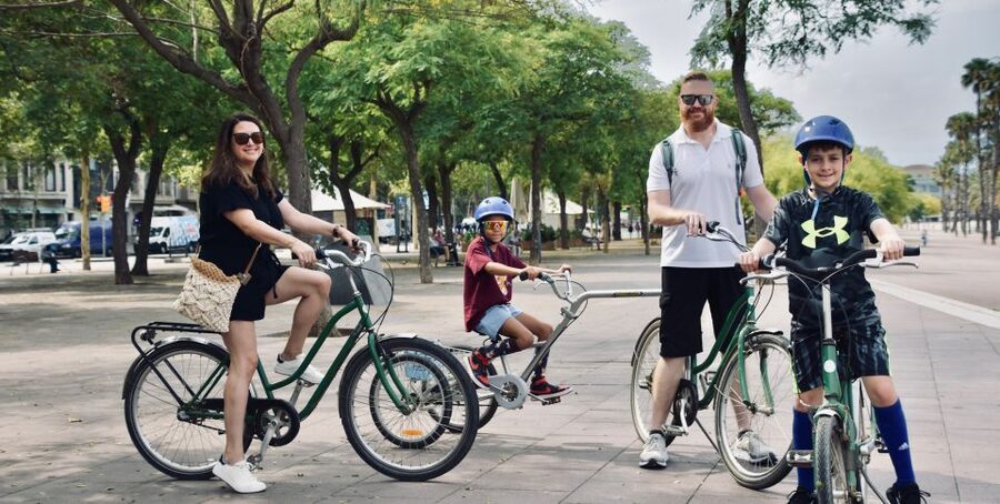 Explore Barcelona by Bike & Photo Shooting - Parc de la Ciutadella and Arc de Triomf: Where the Morning Slows Down