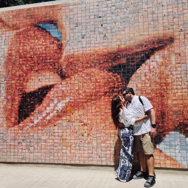 Explore Barcelona by Bike & Photo Shooting - Casa Batlló and Barcelona’s Modernisme Feel
