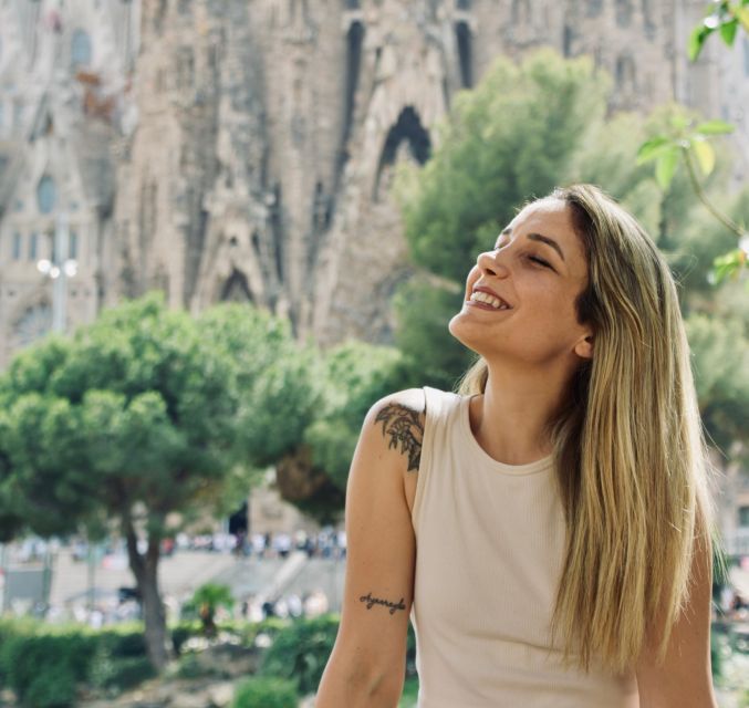 Explore Barcelona by Bike & Photo Shooting - Barcelona Cathedral to the Gothic Quarter: Medieval Streets, Better Angles