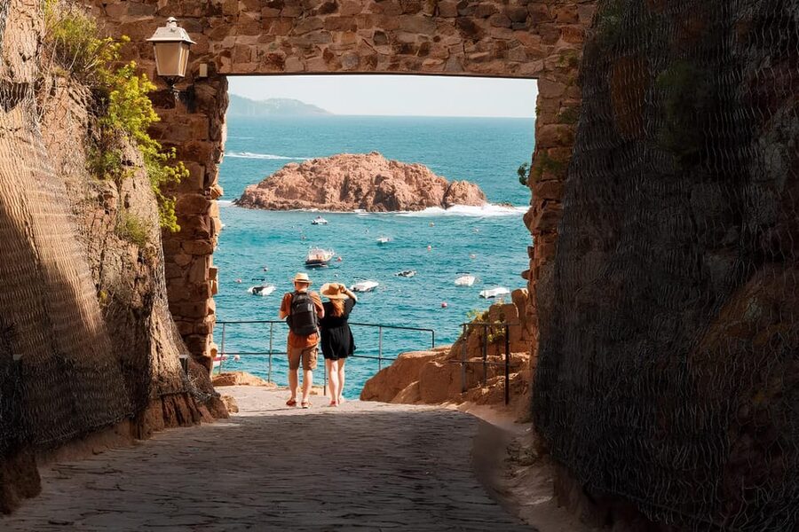 Explore Costa Brava & Tossa de Mar: Trails, snorkel & meal - Guides make the day: names you should look for