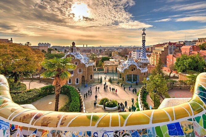 Explore Gaudi's Masterpiece on a Guided Tour of Parque Guell - Photo opportunities: how to get good shots without losing the plot
