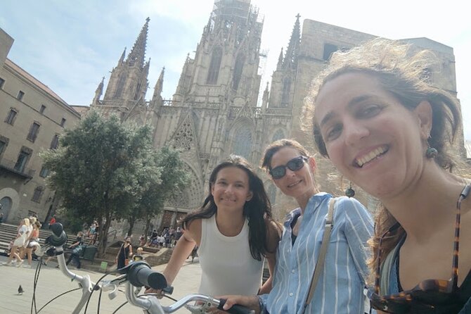 Familly friendly traditions & food tour: tailored tapas & games! - La Casa dels Entremesos: giants and traditions that don’t feel forced