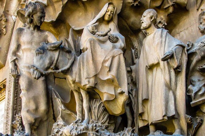 Family Friendly Tour of Sagrada Familia - Meeting at Av. de Gaudí: Easy to Find, Easy to Start