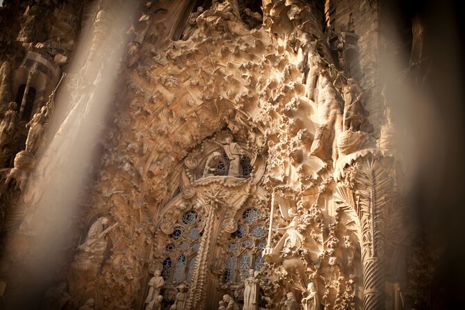 Family Friendly Tour of Sagrada Familia - Inside the Basilica: How the Tour Stays Kid-Friendly