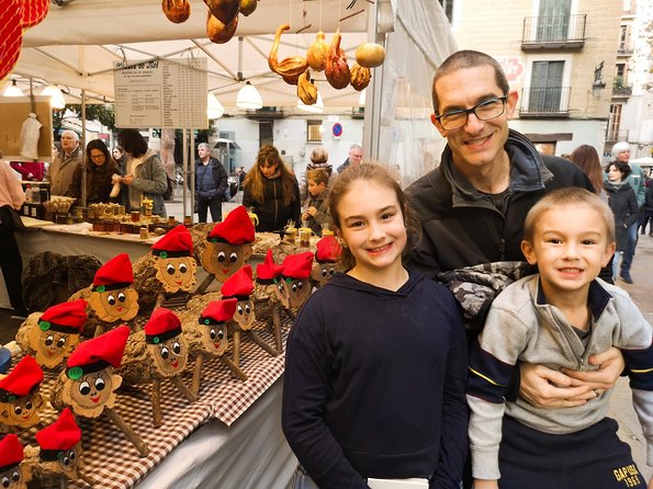 Family Private Tour: Churros, Hot Chocolate & Games in Barcelona - Xurreria churros with hot chocolate: the star stop