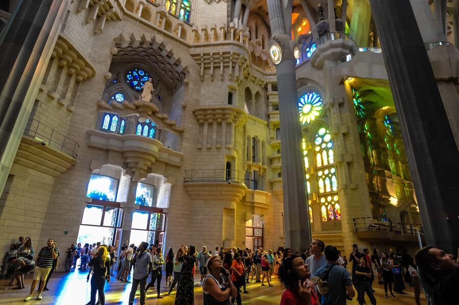 Fast Track: Sagrada Familia & Barcelona Full-Day Tour - Key things to know before you go