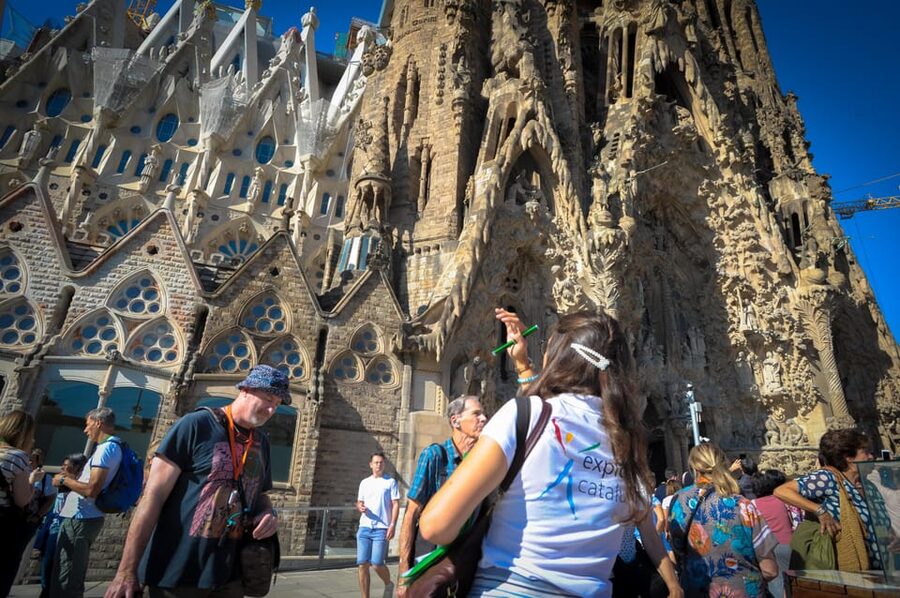 Fast Track: Sagrada Familia & Barcelona Full-Day Tour - Montjuïc first: views, Olympic history, and a breather