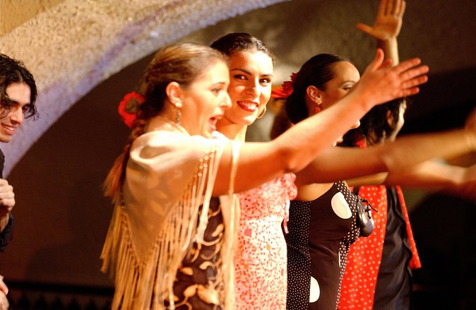 Flamenco Night at Tablao Cordobes in Barcelona - The show experience: no-mic flamenco at table-level intensity