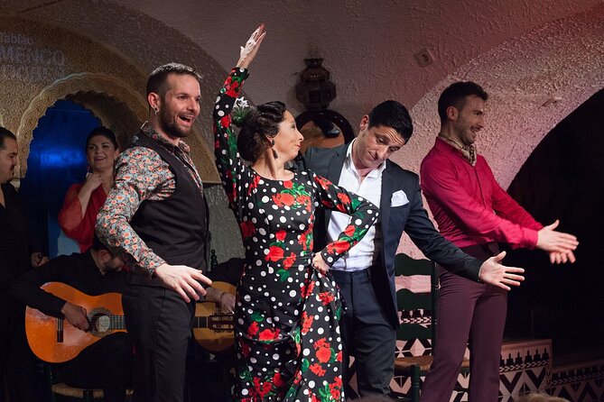 Flamenco Night at Tablao Cordobes in Barcelona - Seating reality: how to avoid missing the footwork