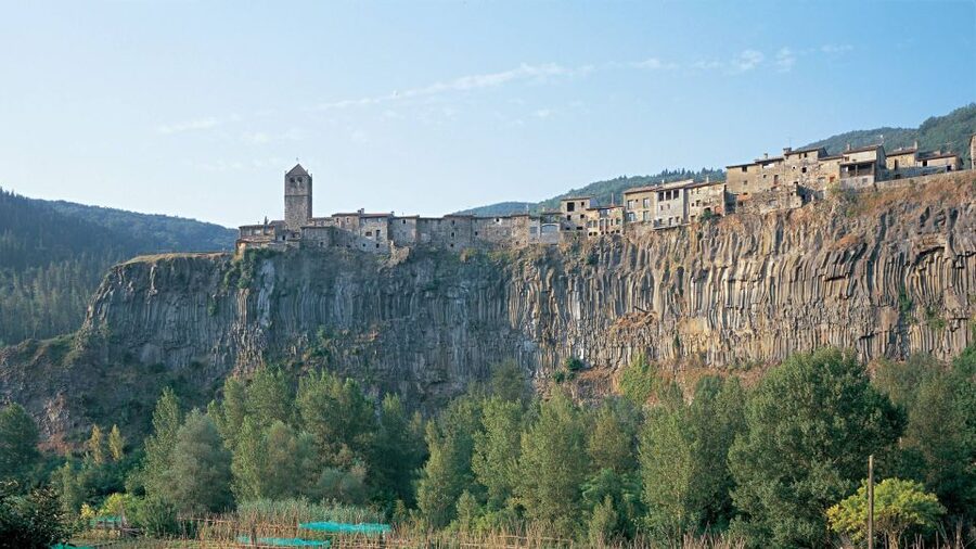 From Barcelona: Besalú & Medieval Towns Tour w/ Hotel Pickup - Price and value: is $116 worth it for this day route?