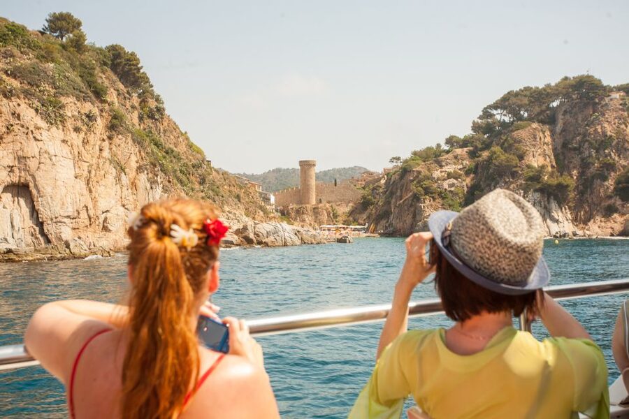 From Barcelona: Costa Brava Day Tour with Boat Trip - The boat cruise on Dofijets: your front-row seat to the coast