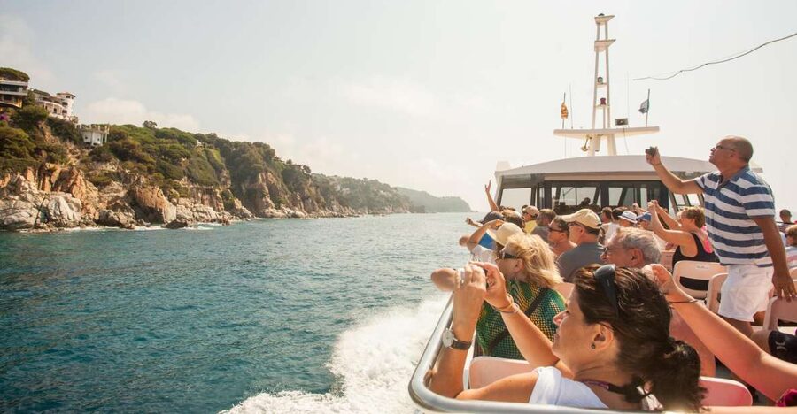 From Barcelona: Costa Brava Day Tour with Boat Trip - The “9-hour rhythm” of a bus-and-boat day