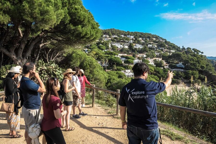 From Barcelona: Costa Brava Day Tour with Lunch - Tossa de Mar: Fortified Streets, Lighthouse Views, and Time for a Dip