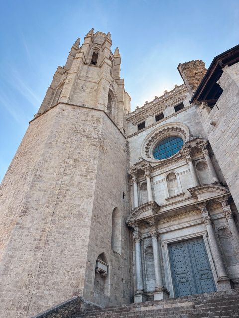 From Barcelona: Dalí and Medieval Girona Private Day Trip - Dalí Theatre and Museum in Figueres: guided start, self-guided art time
