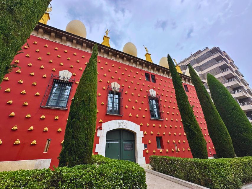 From Barcelona: Dalí and Medieval Girona Private Day Trip - Girona Cathedral or the Jewish Museum: choose the entry that fits your interests