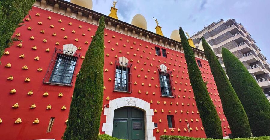 From Barcelona: Dalí and Medieval Girona Private Day Trip - Who this tour suits best