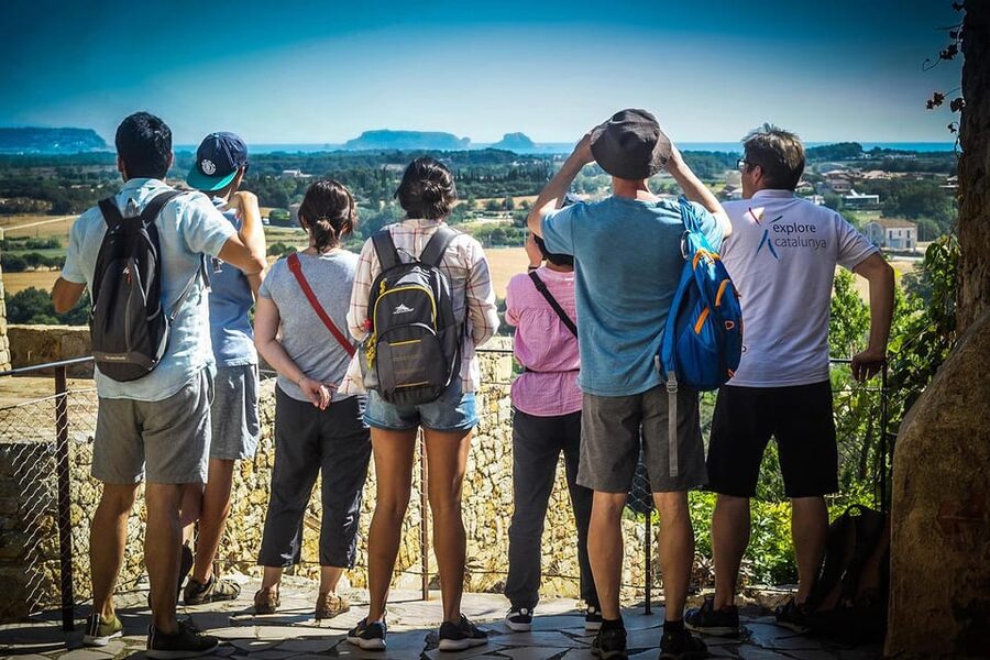 From Barcelona: Girona and Costa Brava Day Tour - Girona on foot: cathedral, Jewish Call, and the Arab Baths