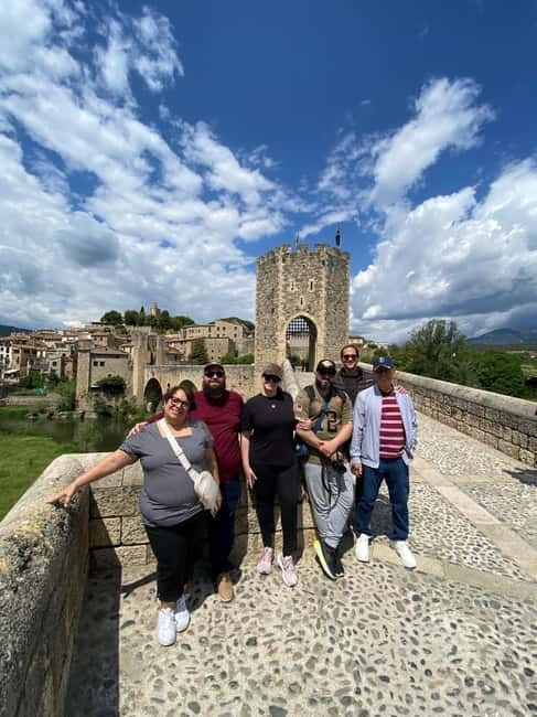 From Barcelona: Girona, Besalú & Medieval Villages Day Trip - Meeting at Pg. de Gràcia and Riding Out in an Air-Conditioned Minivan