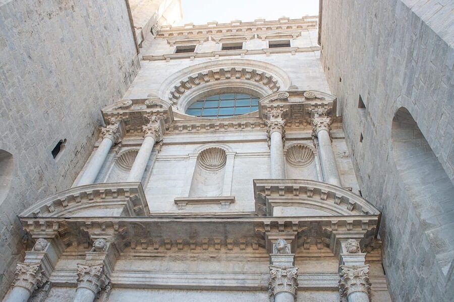 From Barcelona: Girona & Costa Brava Game of Thrones Tour - How the Barcelona pickup and private SUV shape your day